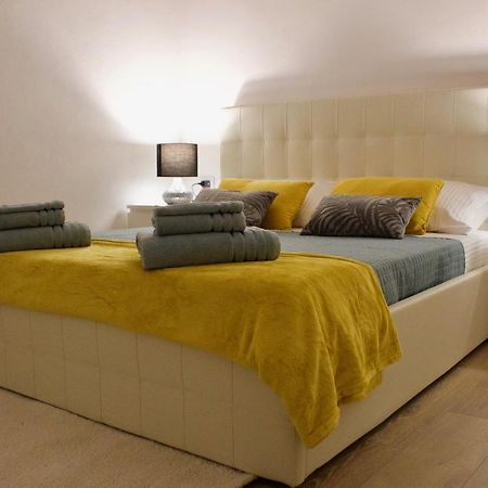 דירות איגלסיאס Nel Cuore Del Centro Storico Con Comfort E Stile מראה חיצוני תמונה