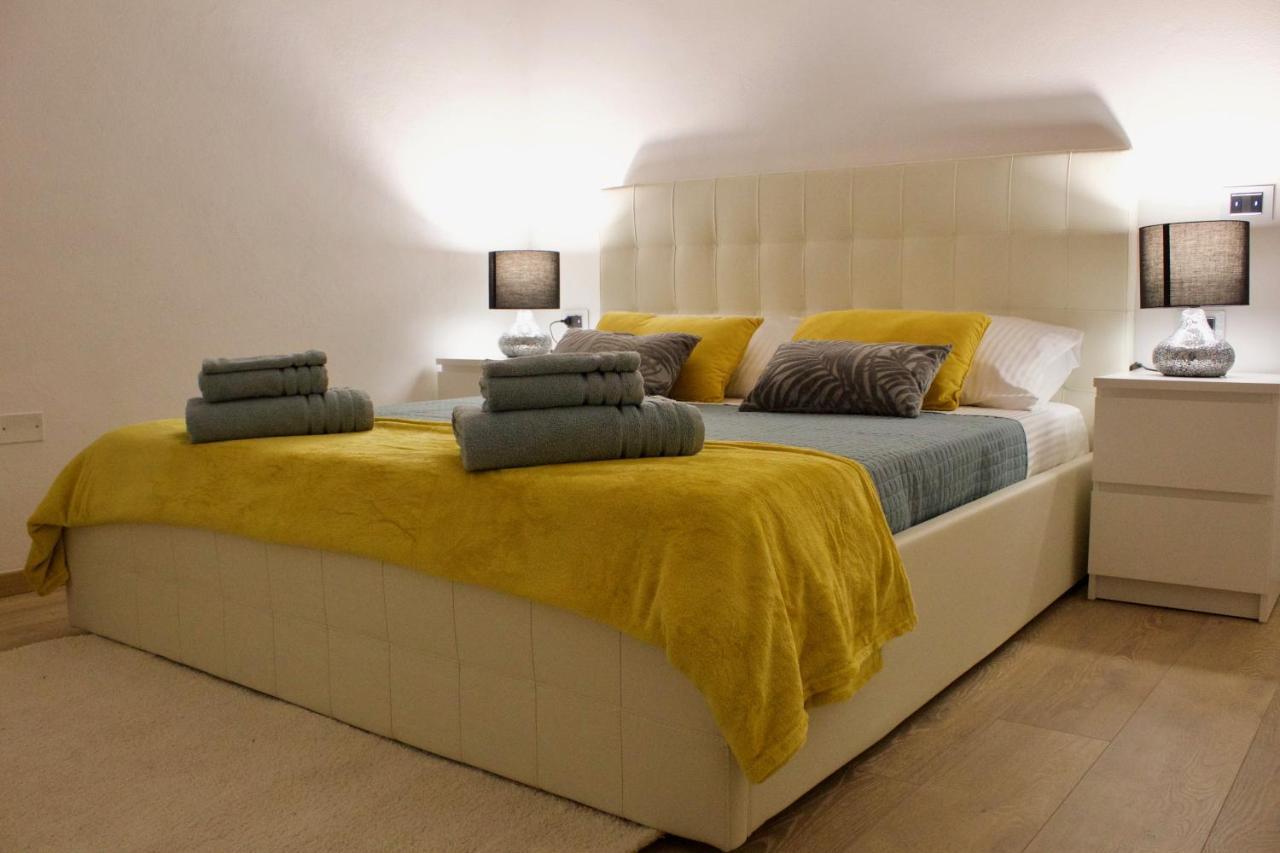 דירות איגלסיאס Nel Cuore Del Centro Storico Con Comfort E Stile מראה חיצוני תמונה