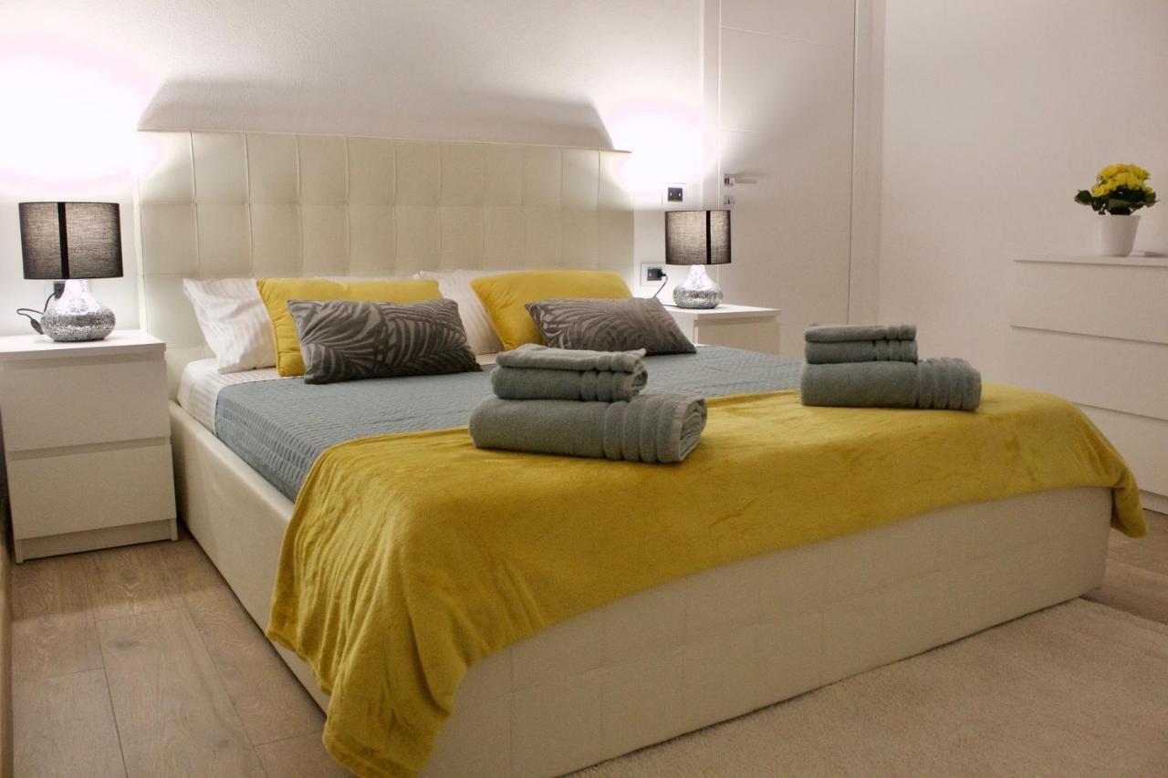 דירות איגלסיאס Nel Cuore Del Centro Storico Con Comfort E Stile מראה חיצוני תמונה